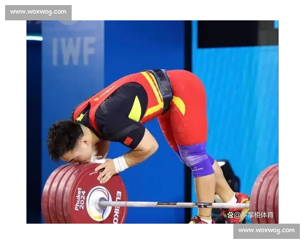 举重比赛中意外事件:选手因用力过猛喷出大便引发网络热议 举重比赛中意外事件:选手因用力过猛喷出大便引发网络热议